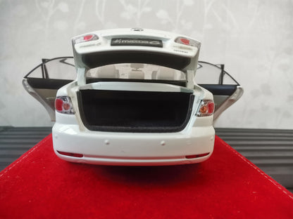 Scale Model 1 18Model White - immagine 5