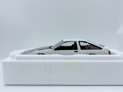AUTOart 1 18 ToyotaAE 86 GT 1:18 - immagine 5