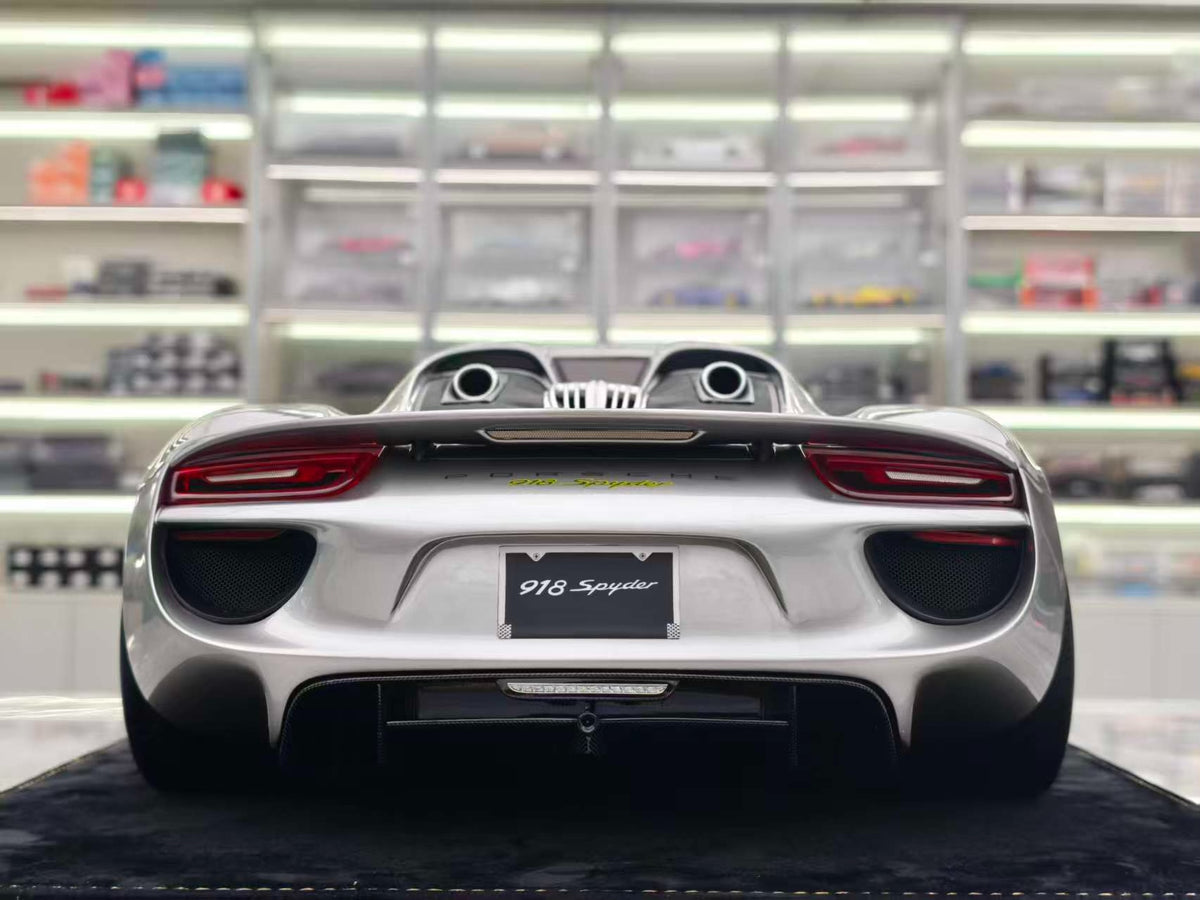 Scale Model 8 Porsche 918 spyde 1:8 Silver - immagine 5