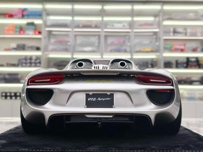 Scale Model 8 Porsche 918 spyde 1:8 Silver - immagine 5