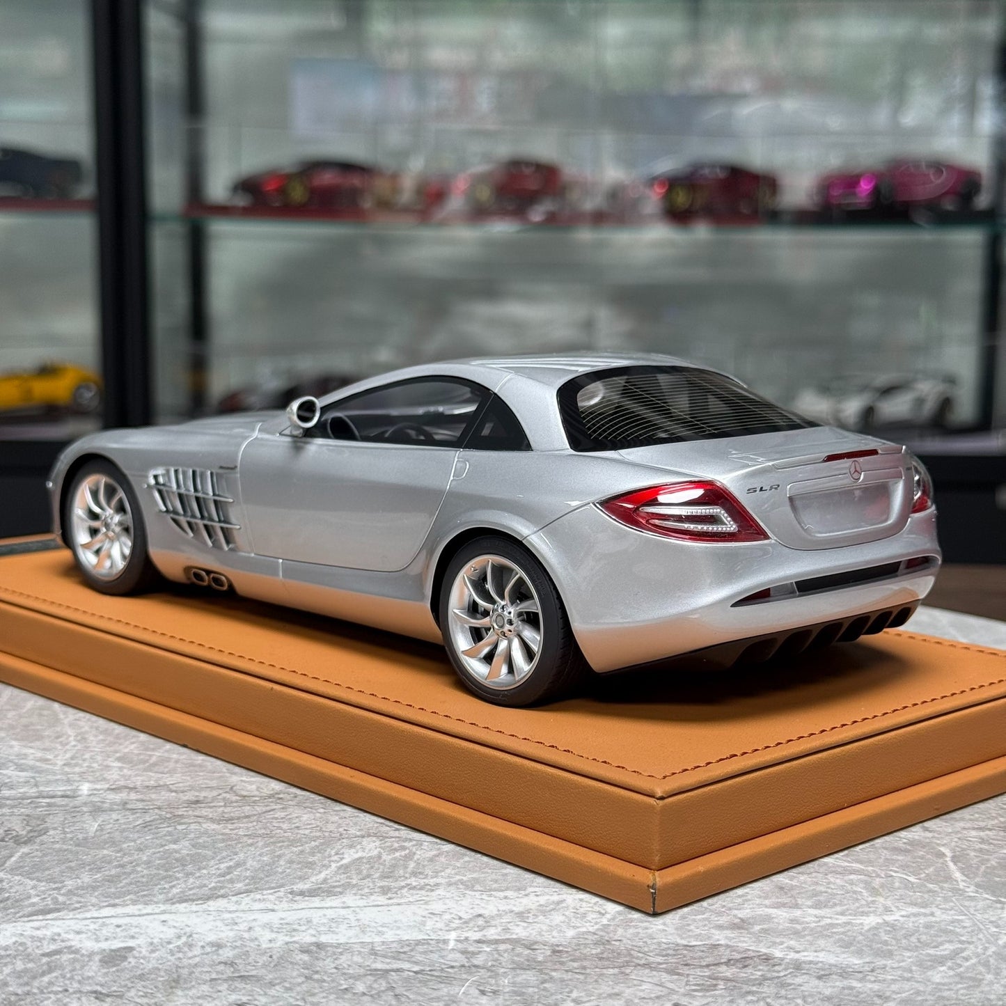 IVY Model Mercedes-Benz SLR Mclaren SLR 722 1:18 Resin Model image 5