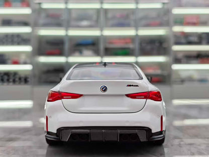 MINICHAMPS BMWM 4 CSL 2023 110023022 1:18 White - immagine 5