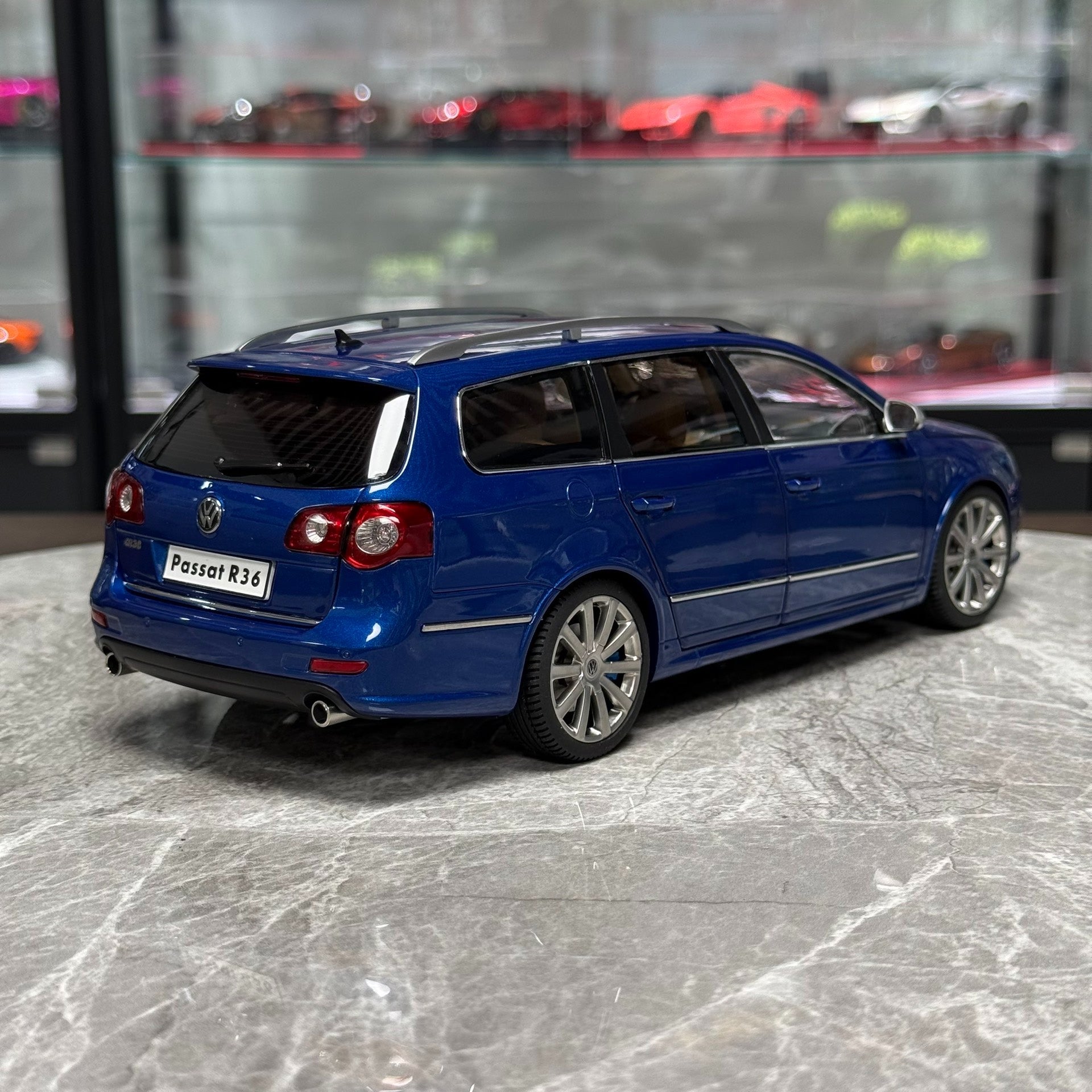 NZG Volkswagen Passat Estate R36 1:18 Alloy Model image 5