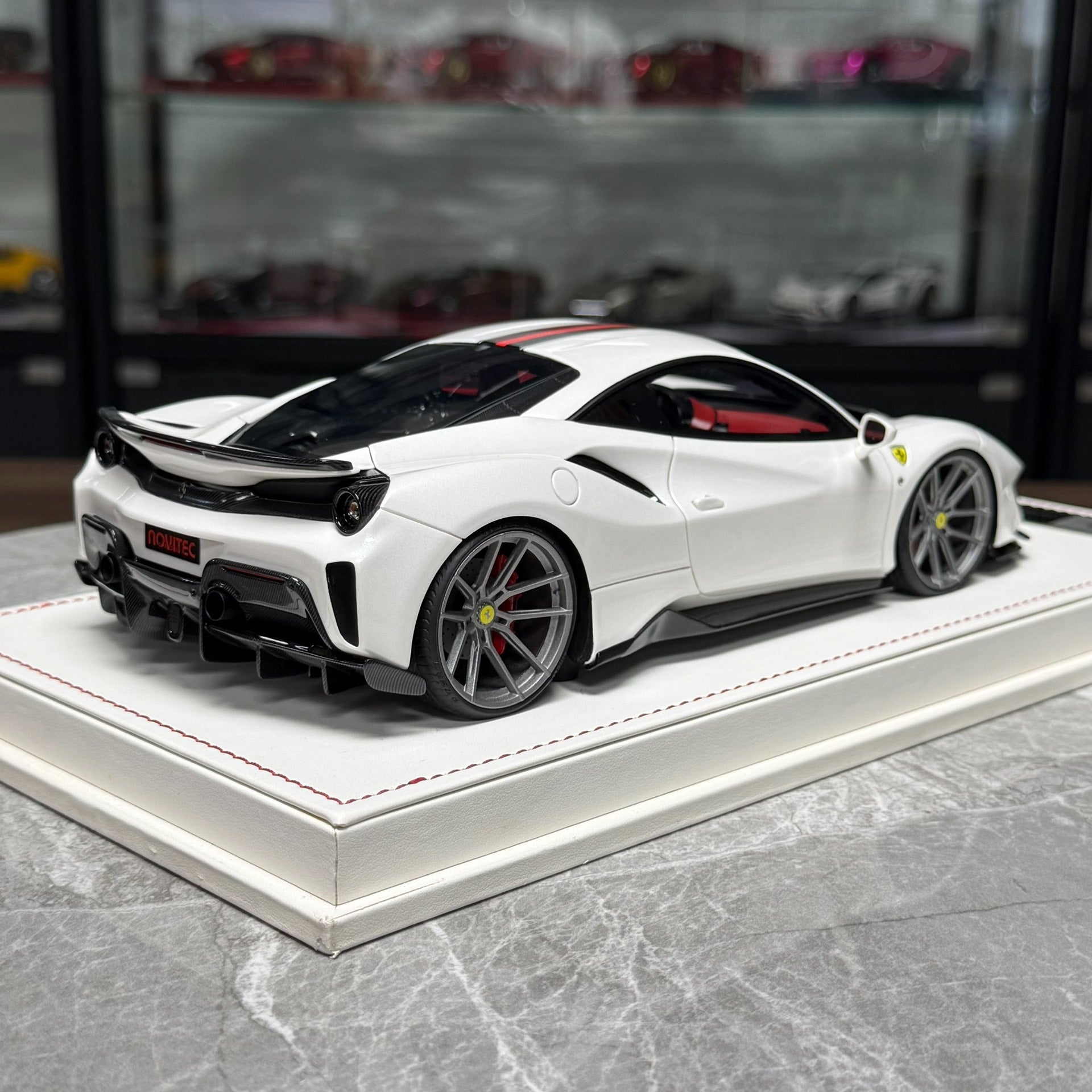 IVY Model Ferrari 488 Pista 1:18 Resin Model image 5