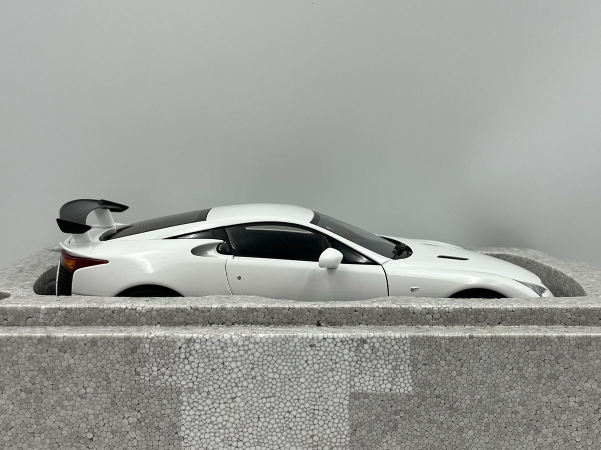 AUTOart Lexus LFA LF 1:18 - immagine 5