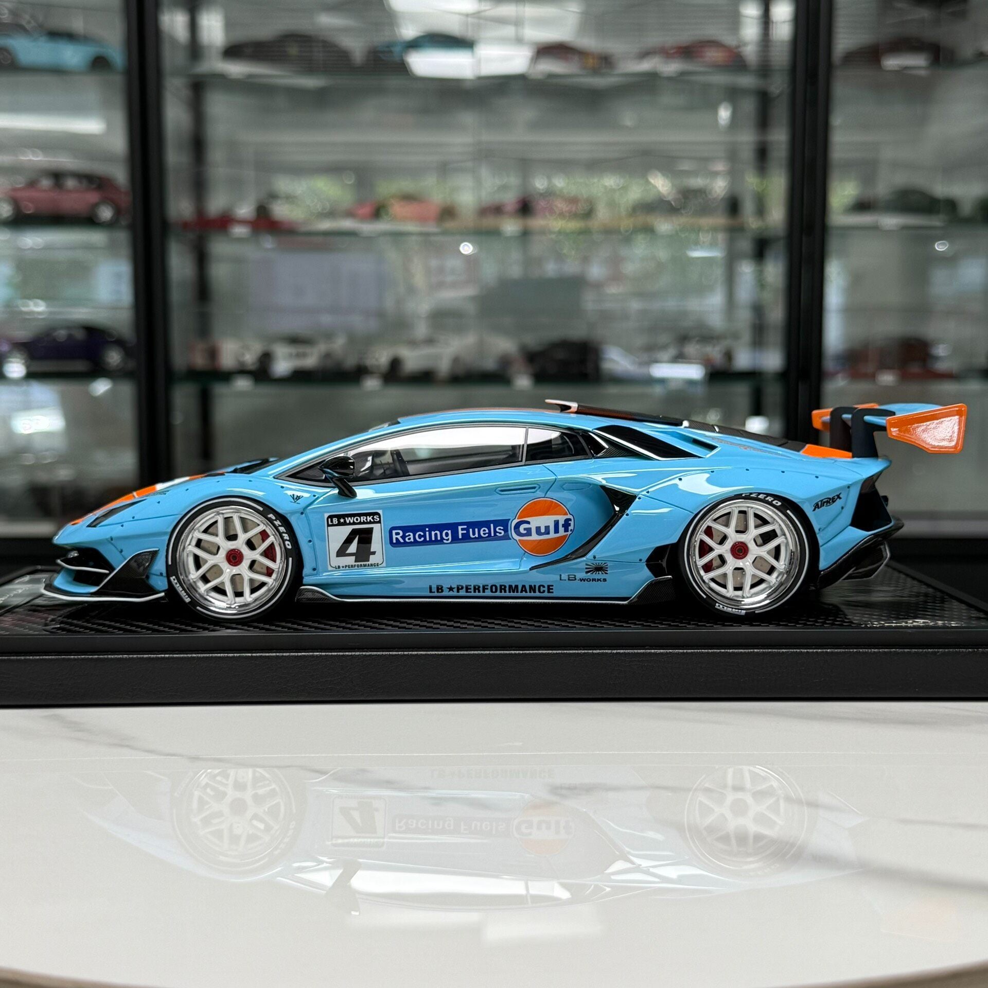 VIP Models Lamborghini Aventador SVJ 1:18 Resin Model image 5