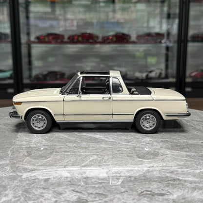 AUTOart BMW 2002 BAUR 1:18 Alloy Model image 5