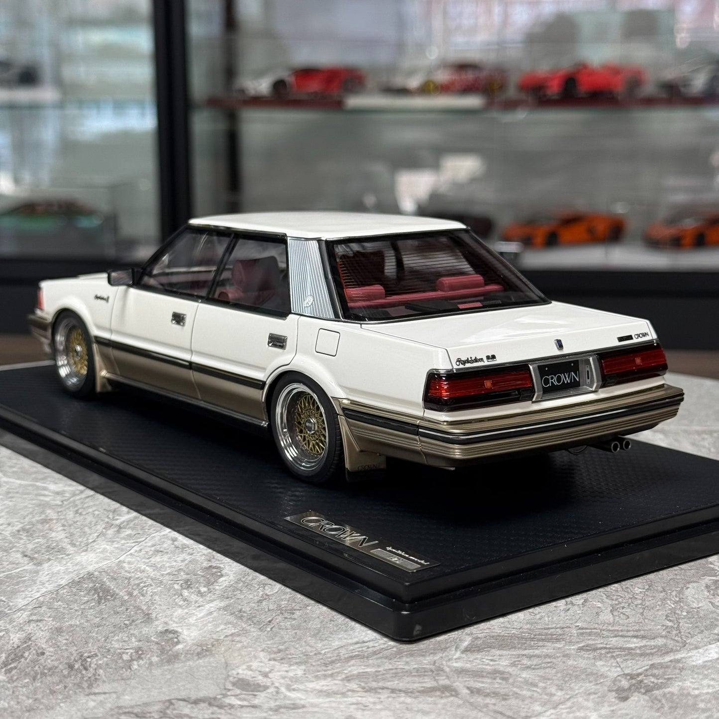 Ignition Model Toyota Crown 3.0 G(120) 1:18 Resin Model image 5
