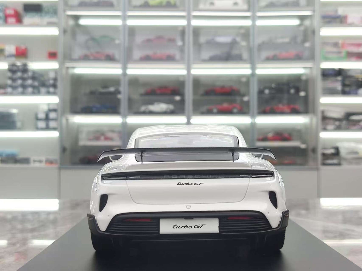 MINICHAMPS Porsche TAYCAN TUR TURBO 117069404 1:18 White - immagine 5