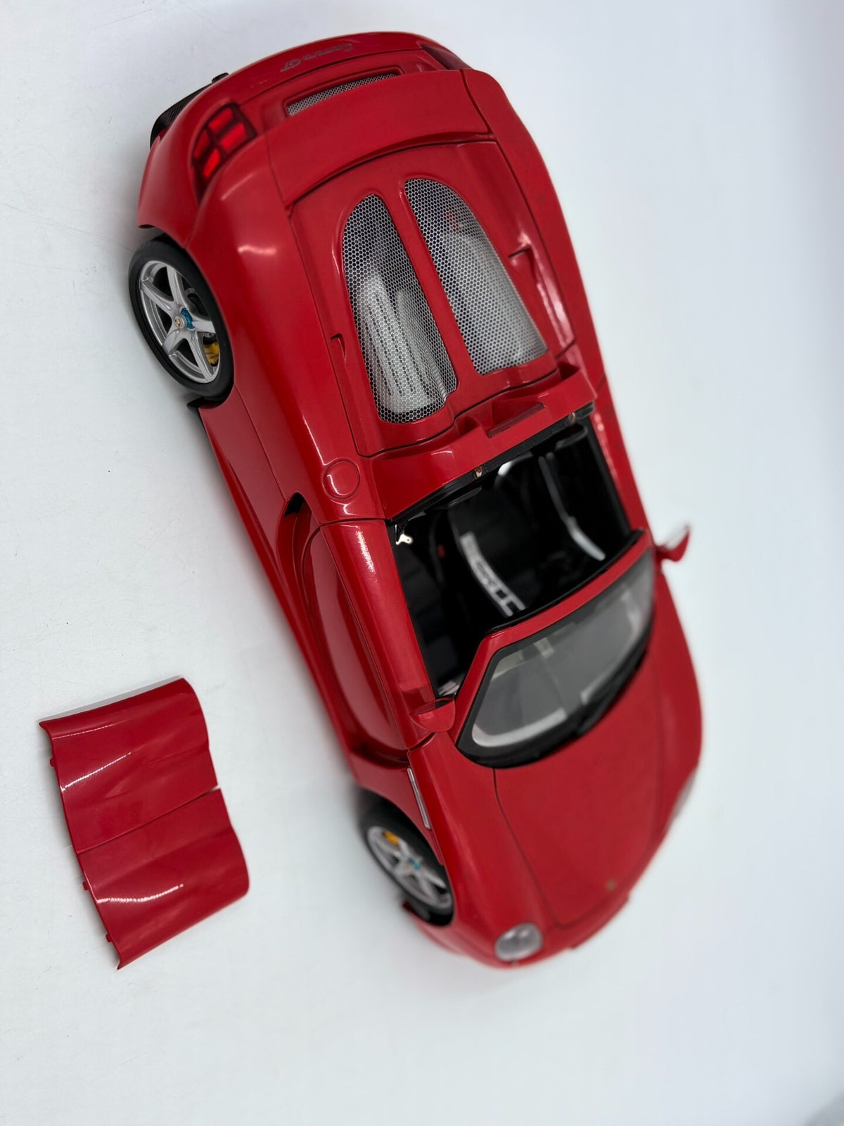 AR 18 PorscheCarrera GT RedDiecast OpeningModel 1:18 - immagine 6