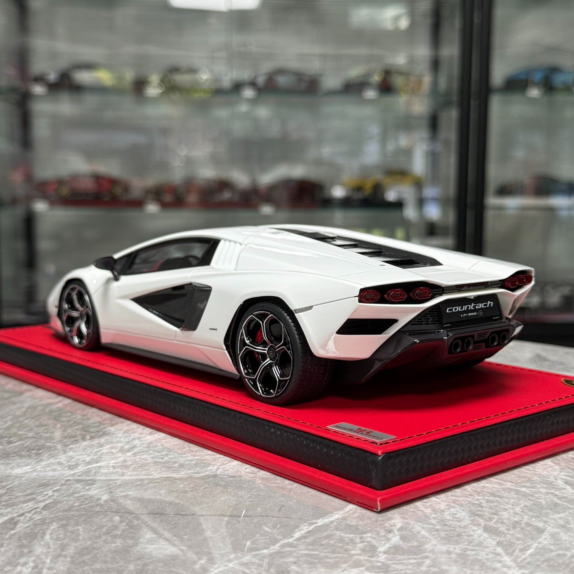 MR Lamborghini Countach LPI800-4 1:18 Resin Model image 6