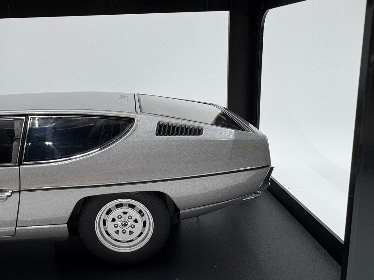 AUTOart 1 18 Lamborghini Espada DiecastModel 1:18 Silver - immagine 6