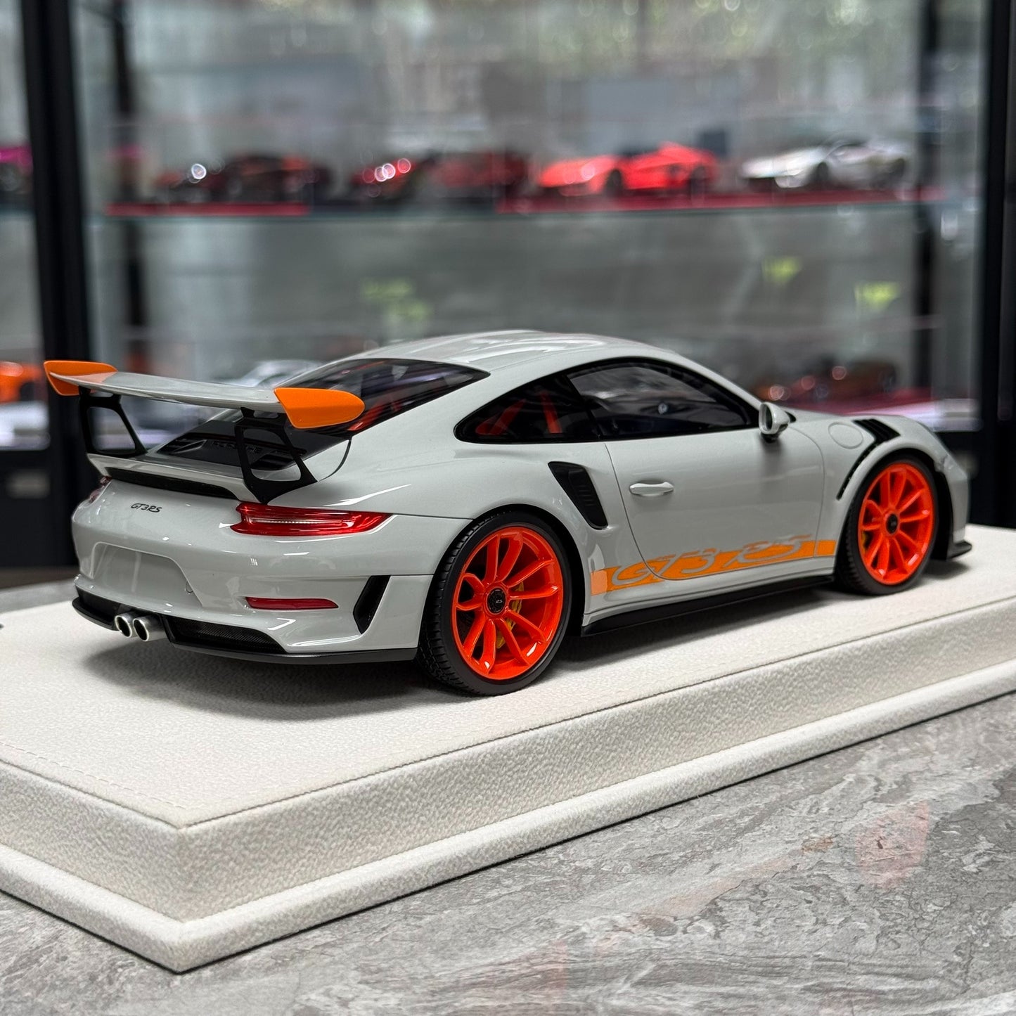 Make Up Porsche 911(991.2)GT3 RS 1:18 Resin Model image 6