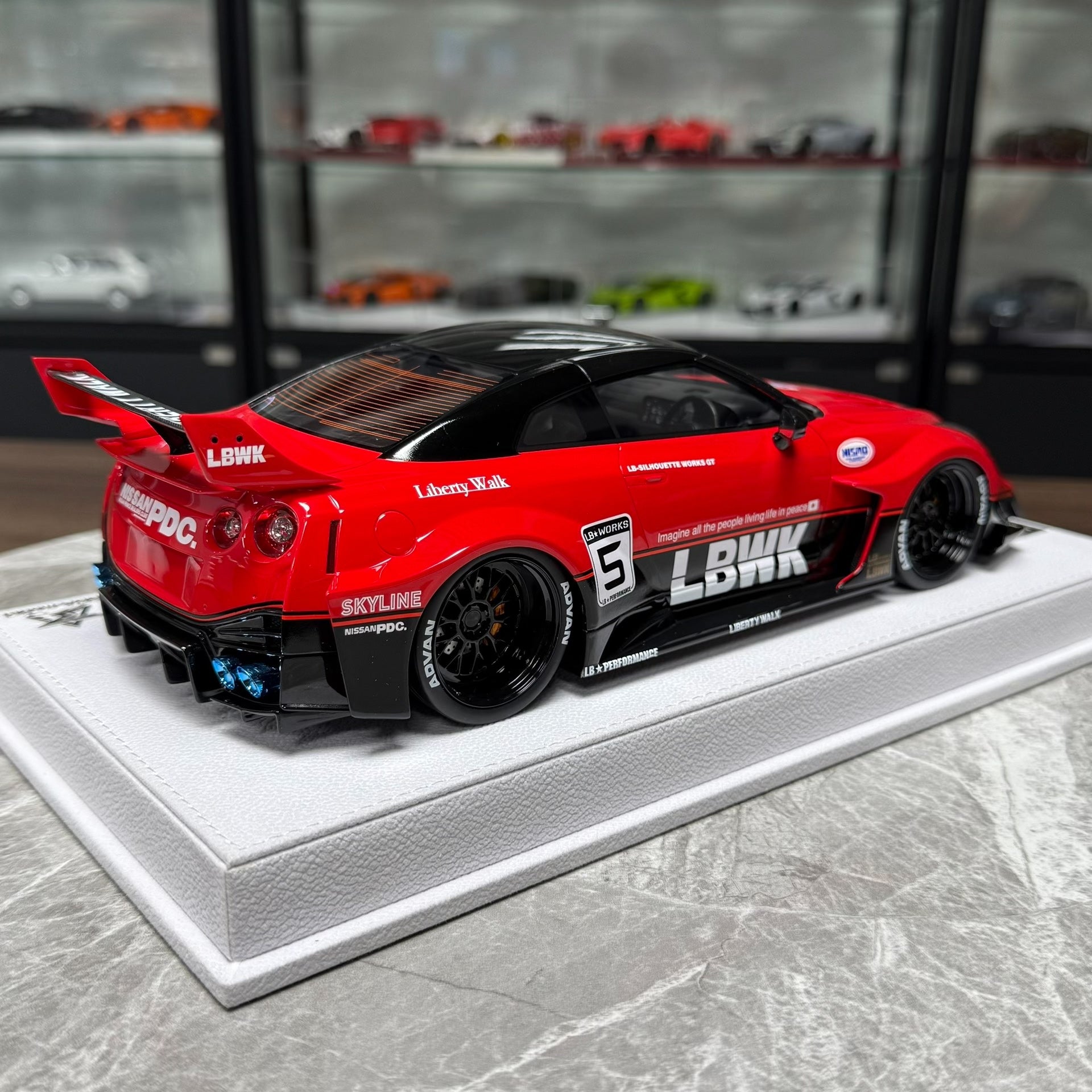 BBA Model Nissan GT-R 35GT-RR L 1:18 Resin Model image 6