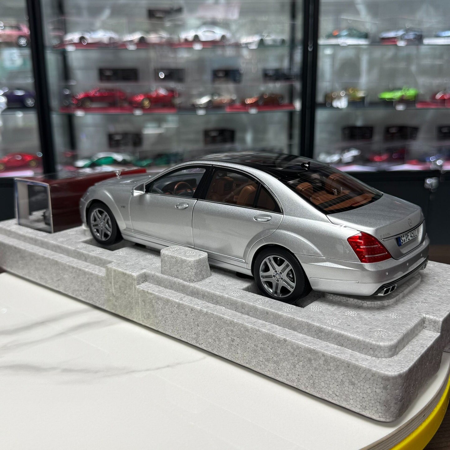 Motorhelix Mercedes-Benz Mercedes Benz S-Class S600L W221 1:18 Alloy image 6