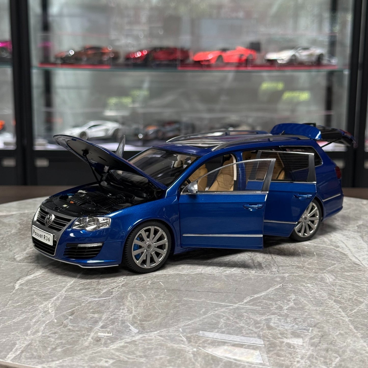 NZG Volkswagen Passat Estate R36 1:18 Alloy Model image 6