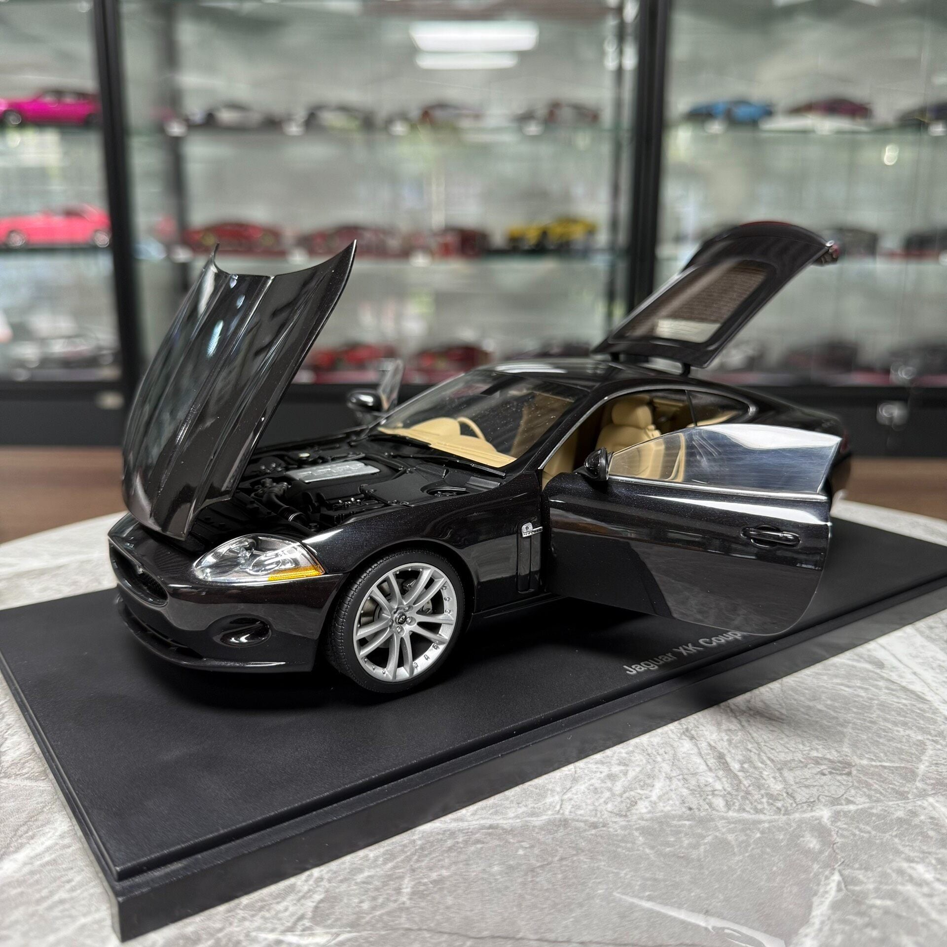 AUTOart Jaguar XK Coupe 1:18 Alloy Model image 6