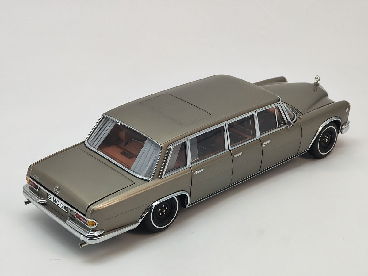Scale Model CMC C 016 1:18 Gold - immagine 6