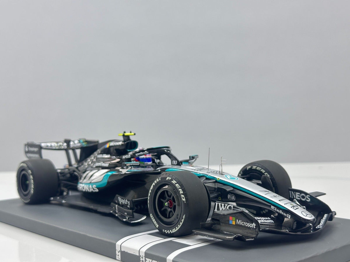 MINICHAMPS Mercedes-Benz AMG PETRONA PETRONAS F1 W17 SilverLivery 1172 - immagine 6