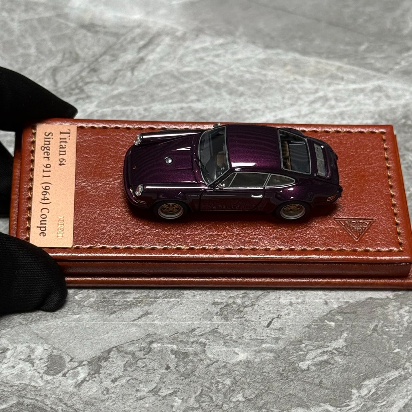 Make Up Porsche Singer 911 (964) Coupe 1:64 Resin Model image 6
