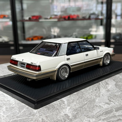 Ignition Model Toyota Crown 2.8 G(120) 1:18 Resin Model image 6