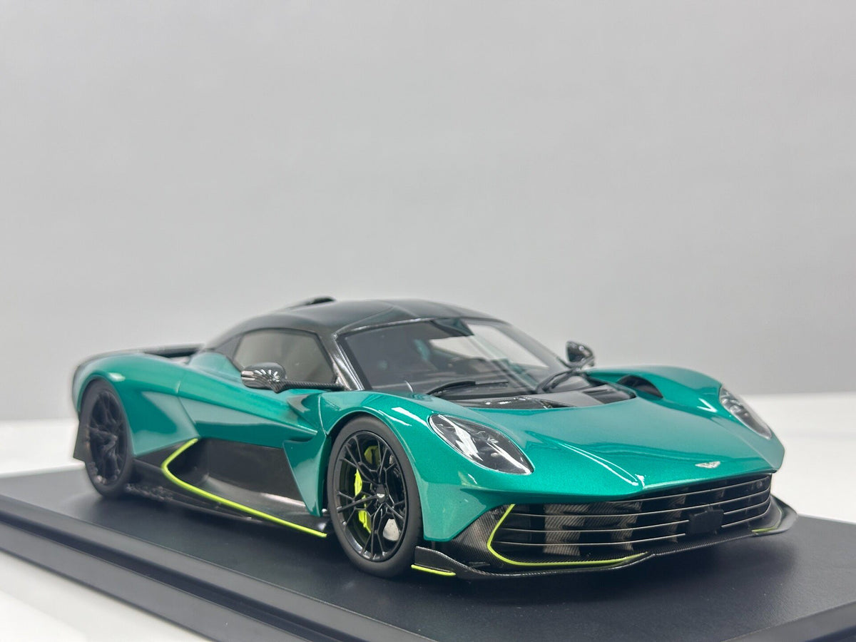 TopSpeed Aston Martin Valhalla P Podium 1:18 Green - immagine 6