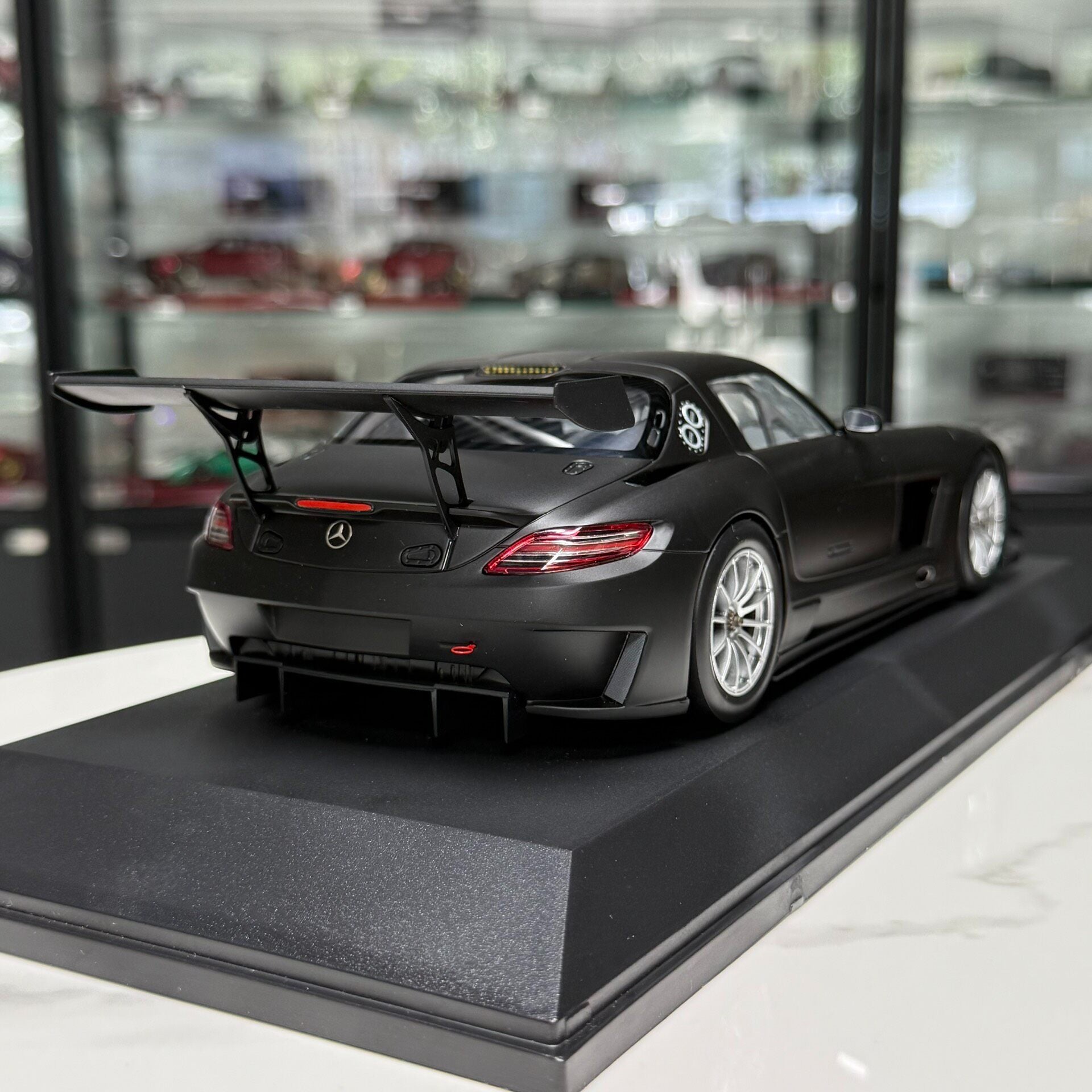 MINICHAMPS Mercedes-Benz SLS AMG GT3 1:18 Alloy Model image 6