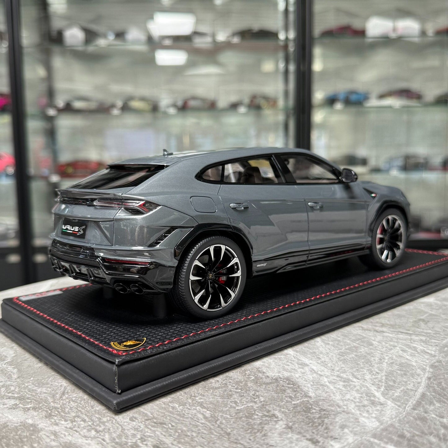 MR Lamborghini URUS S 1:18 Resin Model image 6