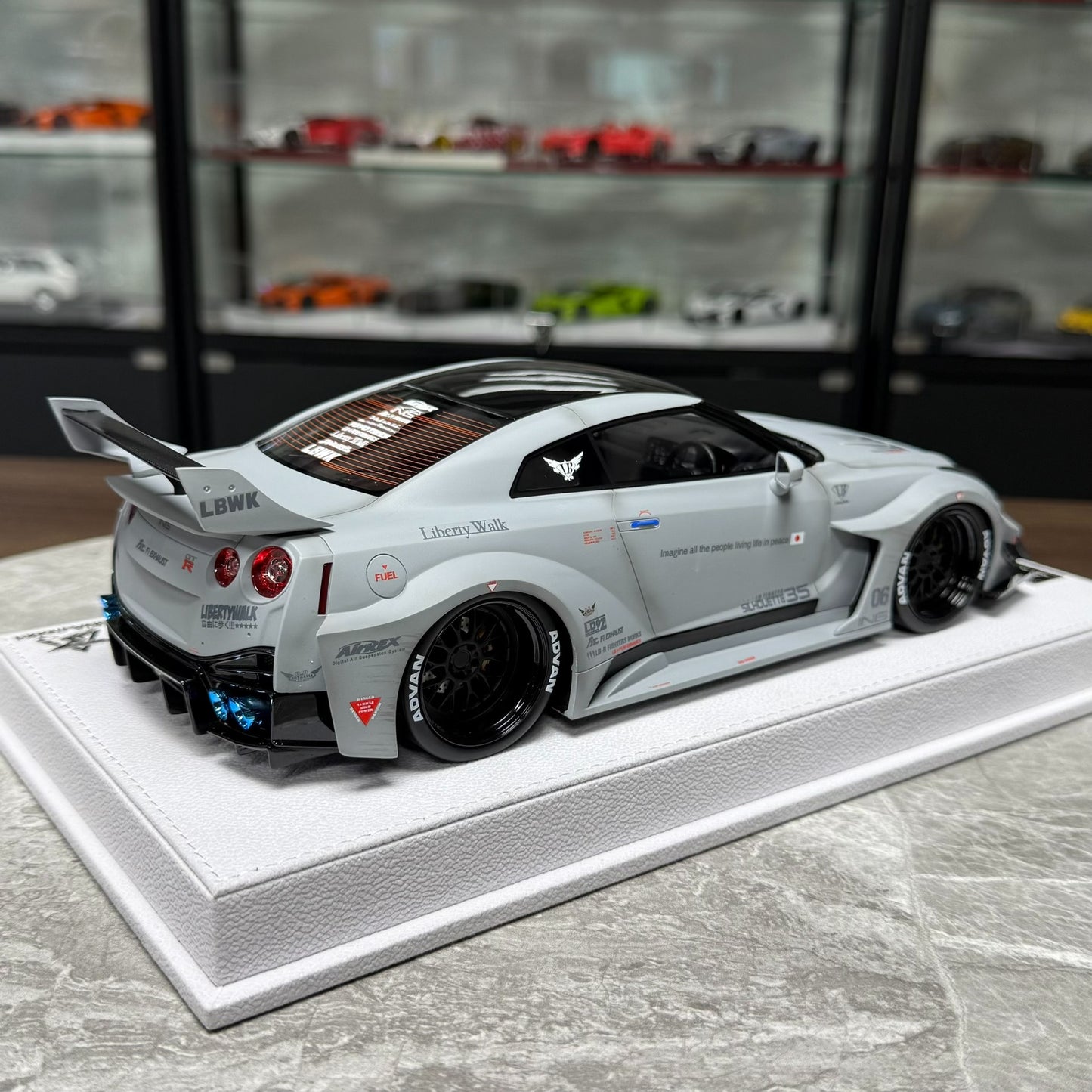 BBA Model Nissan GT-R 35GT-RR L 1:18 Resin Model image 6