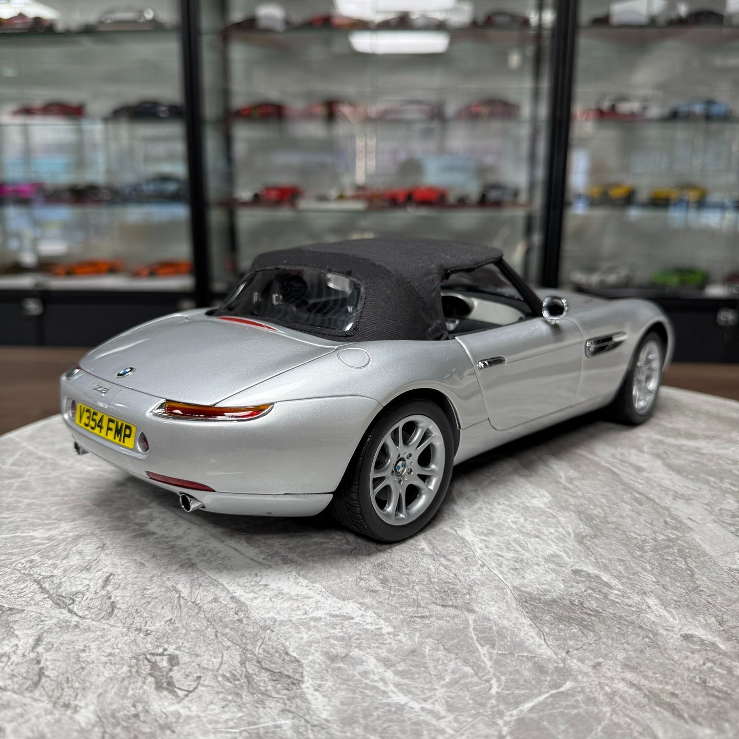 Kyosho BMW Z8 1:12 Alloy Model image 6
