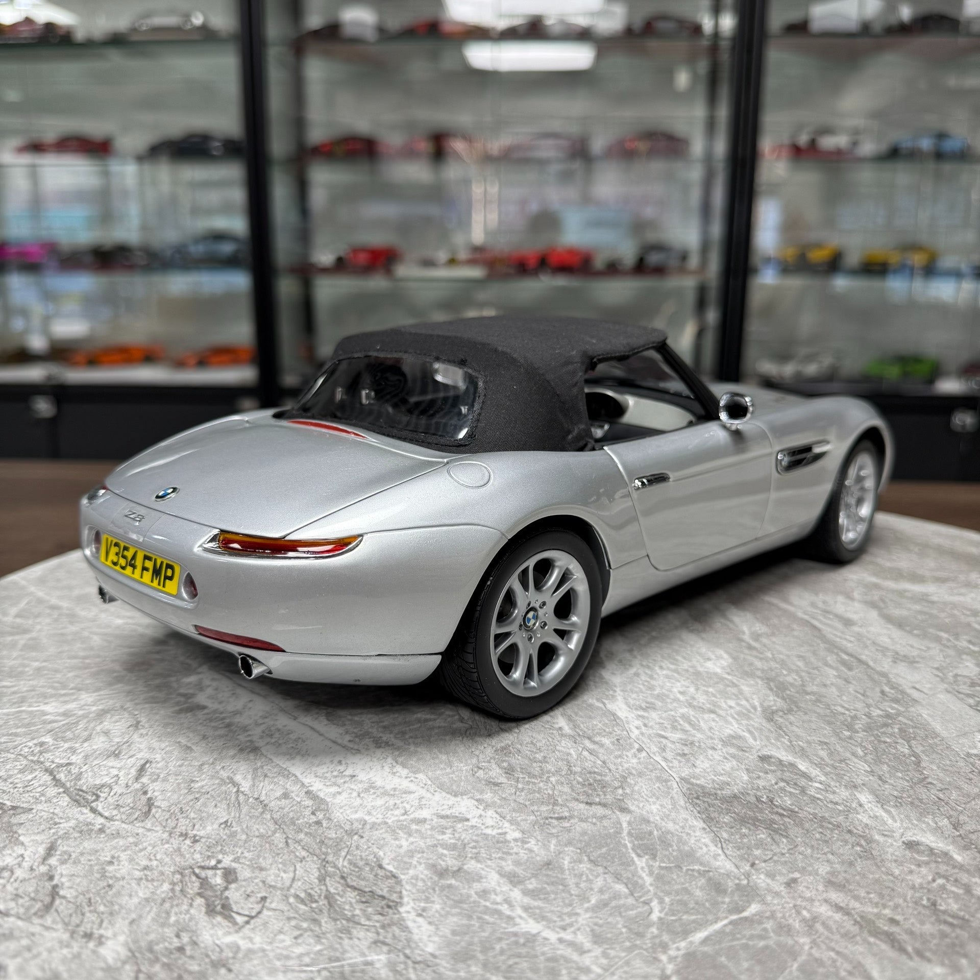 Kyosho BMW Z8 1:12 Alloy Model image 6