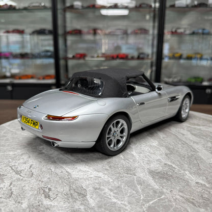Kyosho BMW Z8 1:12 Alloy Model image 6