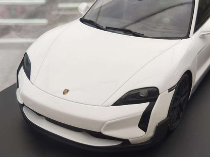 MINICHAMPS Porsche TAYCAN TUR TURBO 117069404 1:18 White - immagine 6