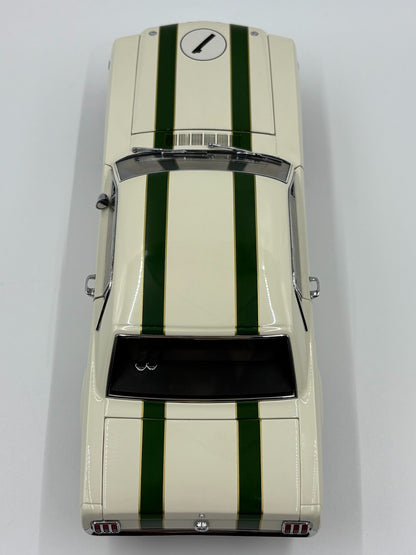 AR Classic Carlectables CC 1965 Ford Mustang castrol 1:18 - immagine 6