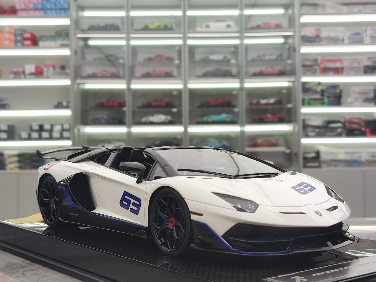 Scale Model RUNNER LamborghiniSVJ JM-RNR 035 1:18 - immagine 6