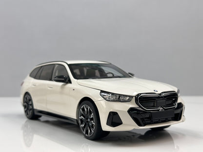 MINICHAMPS BMW i5 M60 TOUR TOURING 2024 110023601 1:18 - immagine 6