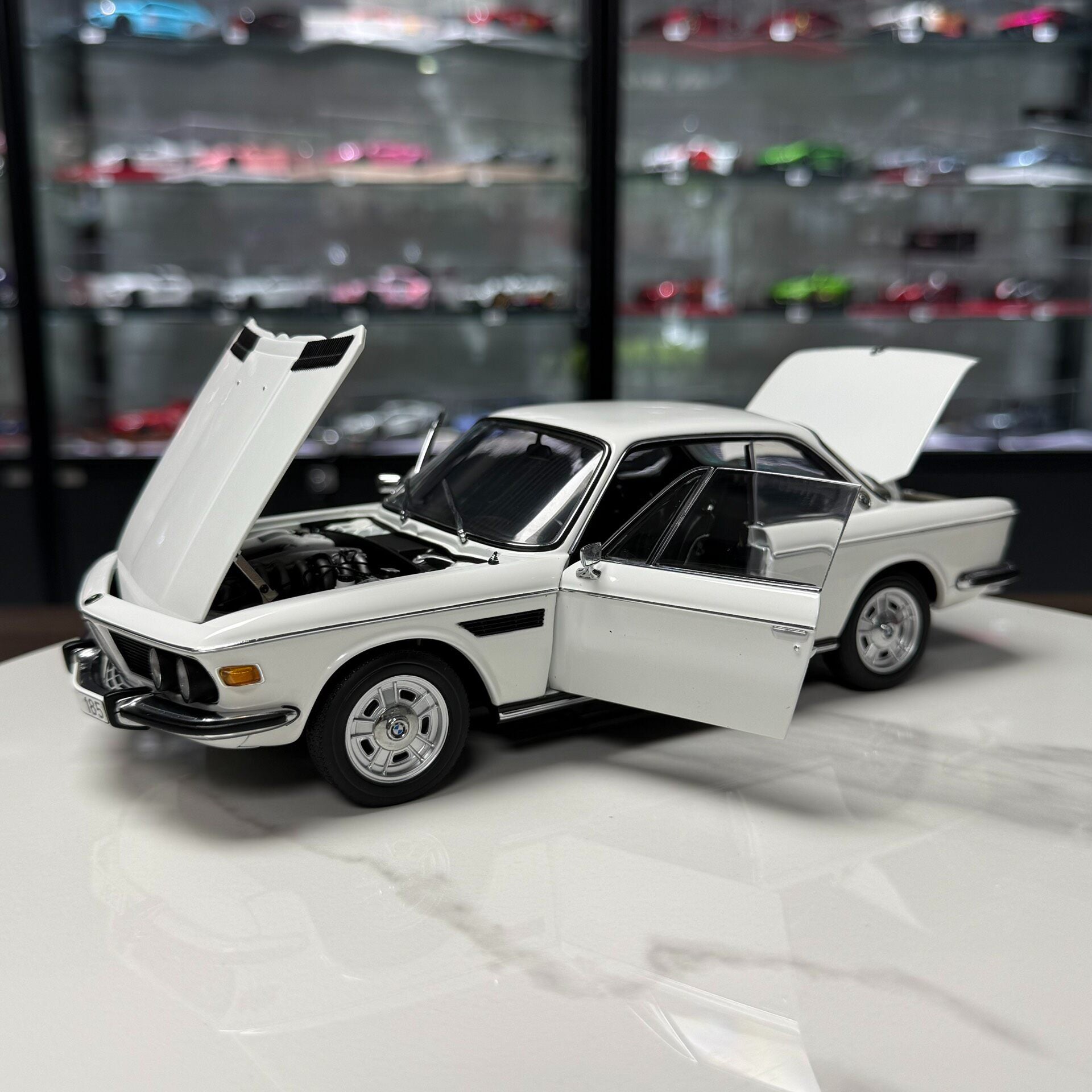 AUTOart BMW 3.0 CSi 1:18 Alloy Model image 6