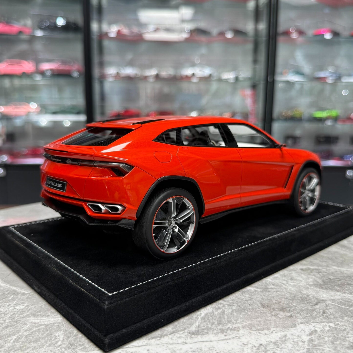 MR Lamborghini URUS 1:18 Resin Model image 6