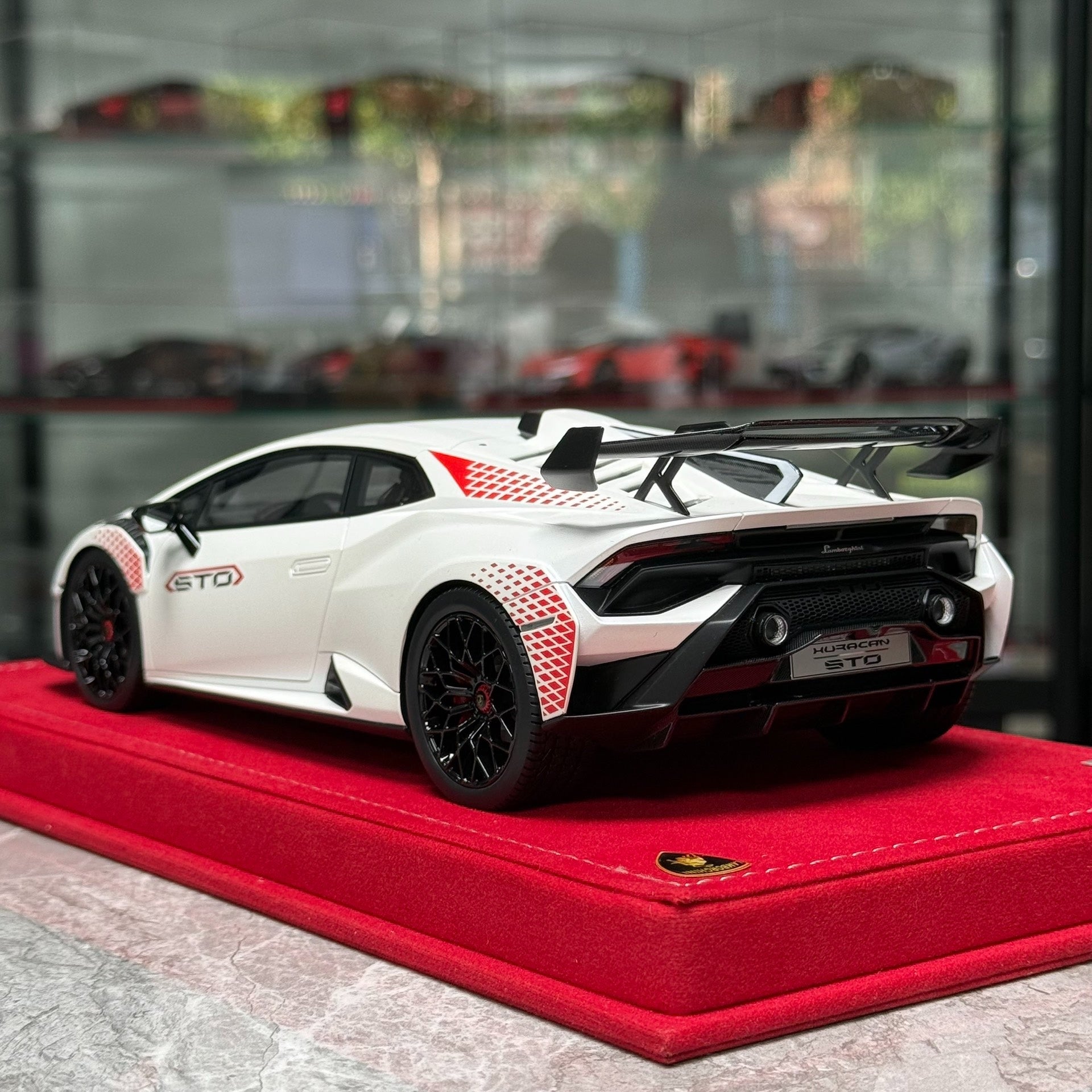 MR Lamborghini 1:18 Resin Model image 6