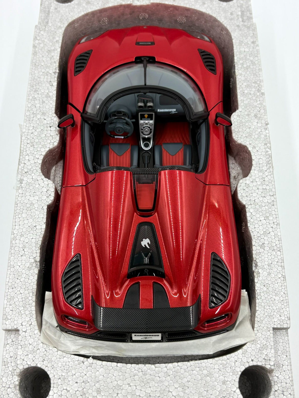 AUTOart Koenigsegg Agera RedDiecastModel 1:18 - immagine 6