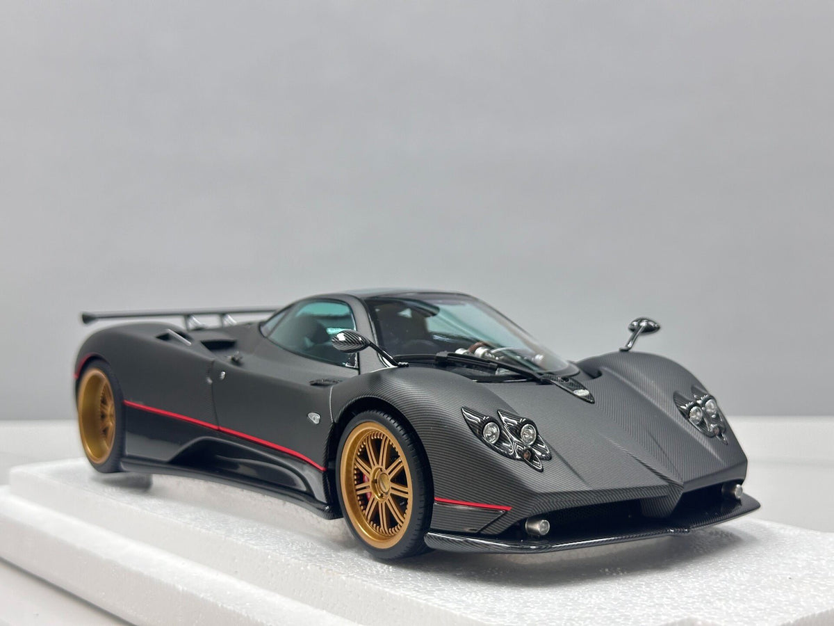 AR  1:18 Pagani Zonda F 2005 - Modello da collezione - immagine 6