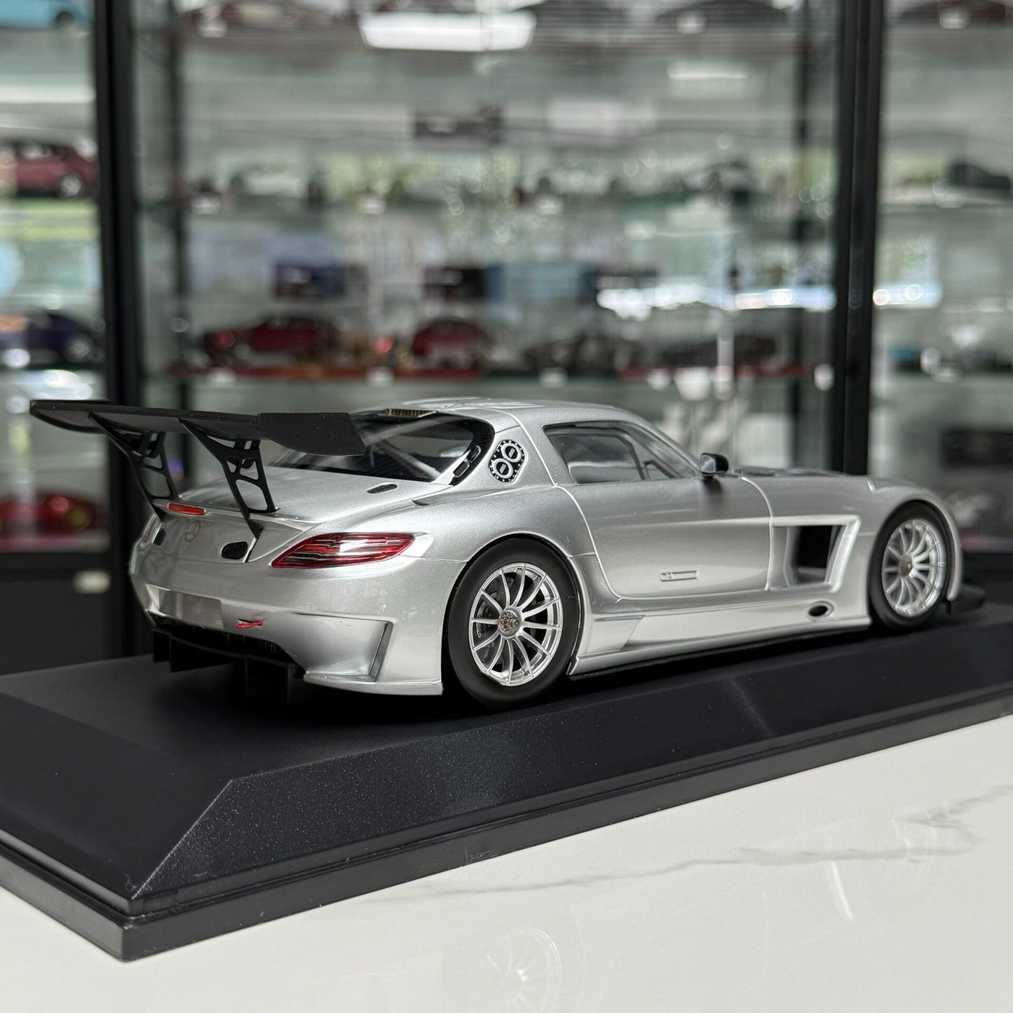 MINICHAMPS Mercedes-Benz SLS AMG GT3 1:18 Alloy Model image 6