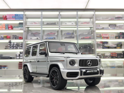 AR Mercedes-Benzg 63 amg 82 820808 1:18 Silver - immagine 6