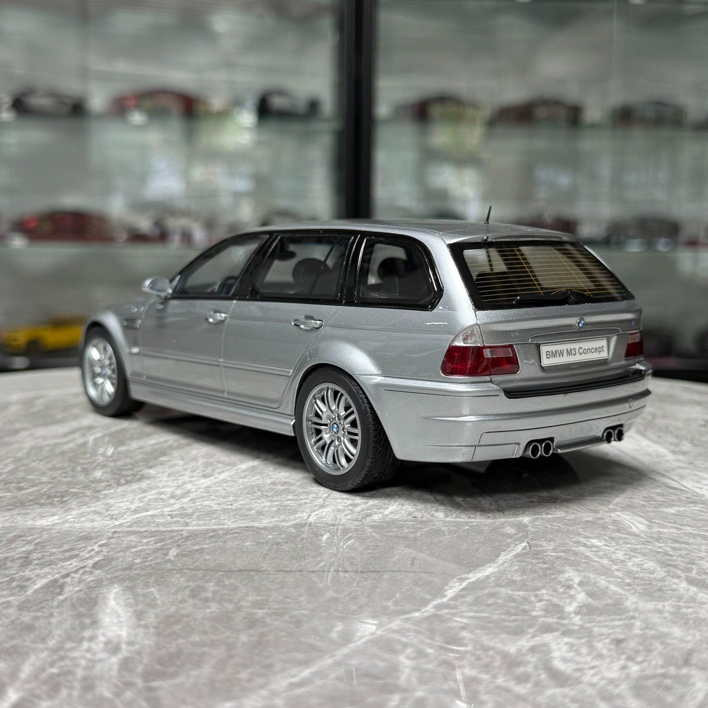 OttOmobile BMW e46 M3 touring 1:18 Resin Model image 6