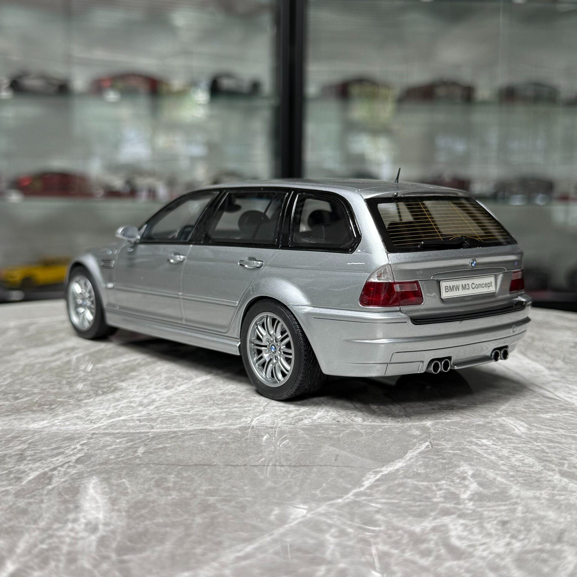 OttOmobile BMW e46 M3 touring 1:18 Resin Model image 6