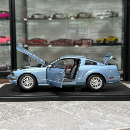 AUTOart Ford GT 1:18 Alloy Model image 6