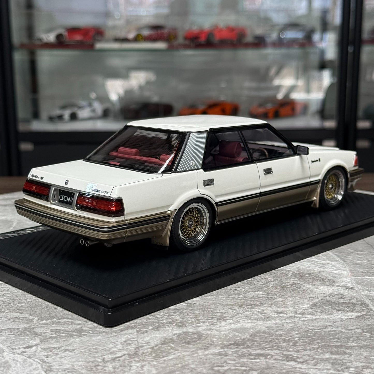 Ignition Model Toyota Crown 3.0 G(120) 1:18 Resin Model image 6