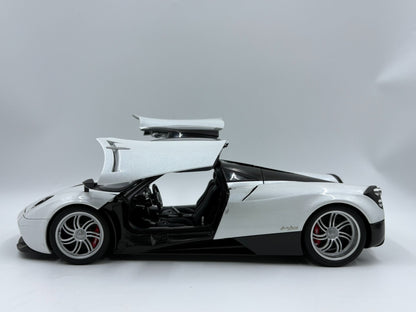 AUTOart 18 PAGANI HUAYRA Pearl DiecastModel 1:18 Pearl White - immagine 6