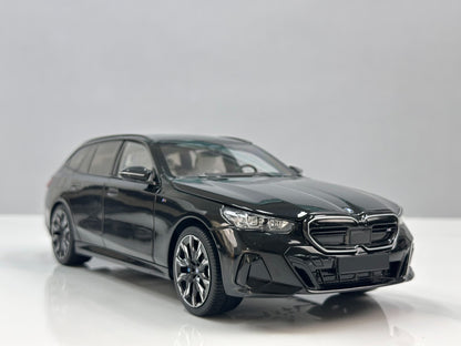 MINICHAMPS BMW i5 M60 TOUR TOURING 2024 110023602 1:18 - immagine 6