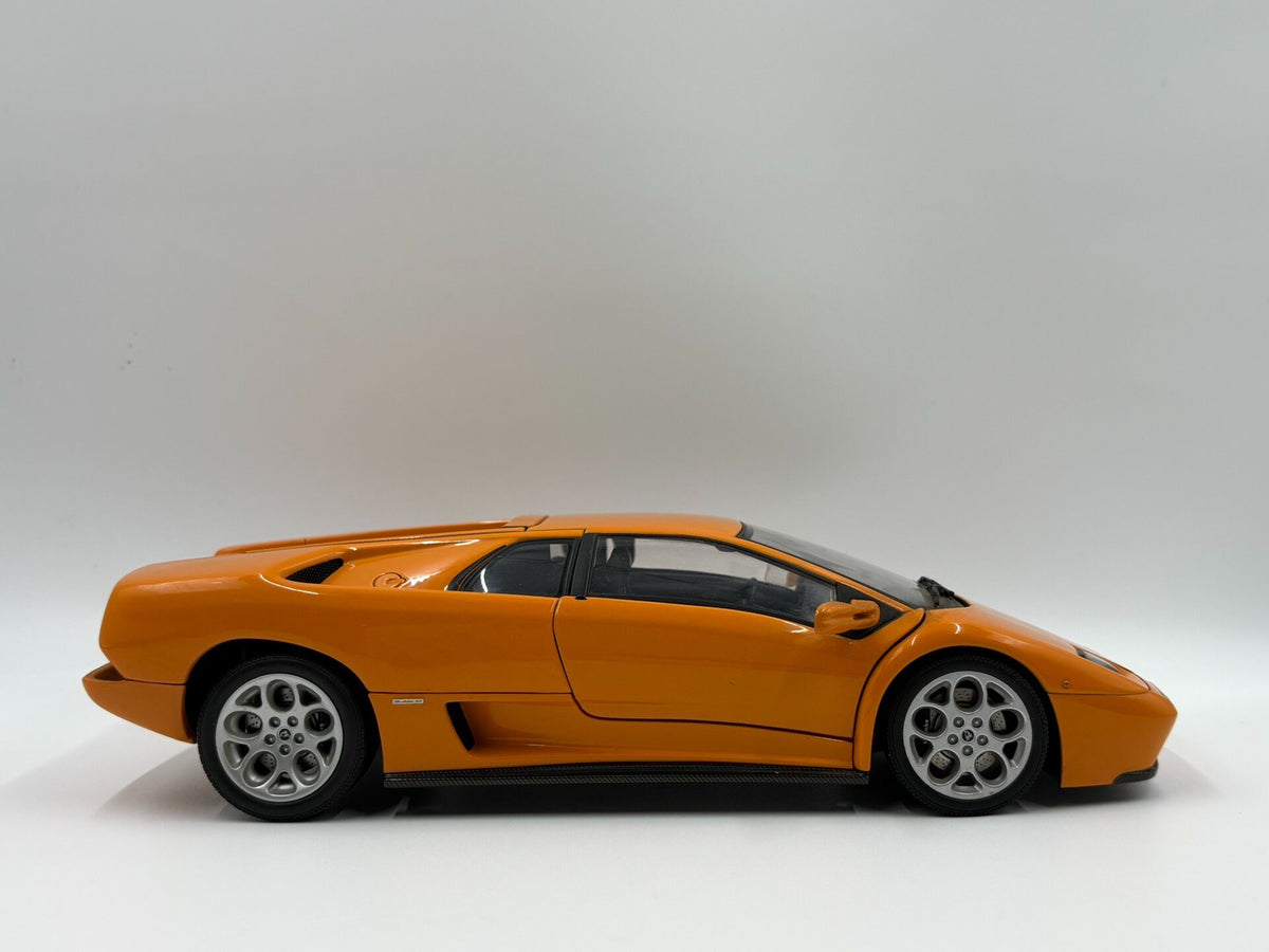 AUTOart Lamborghini Diablo 6.0 1/18DiecastModel Orange - immagine 6